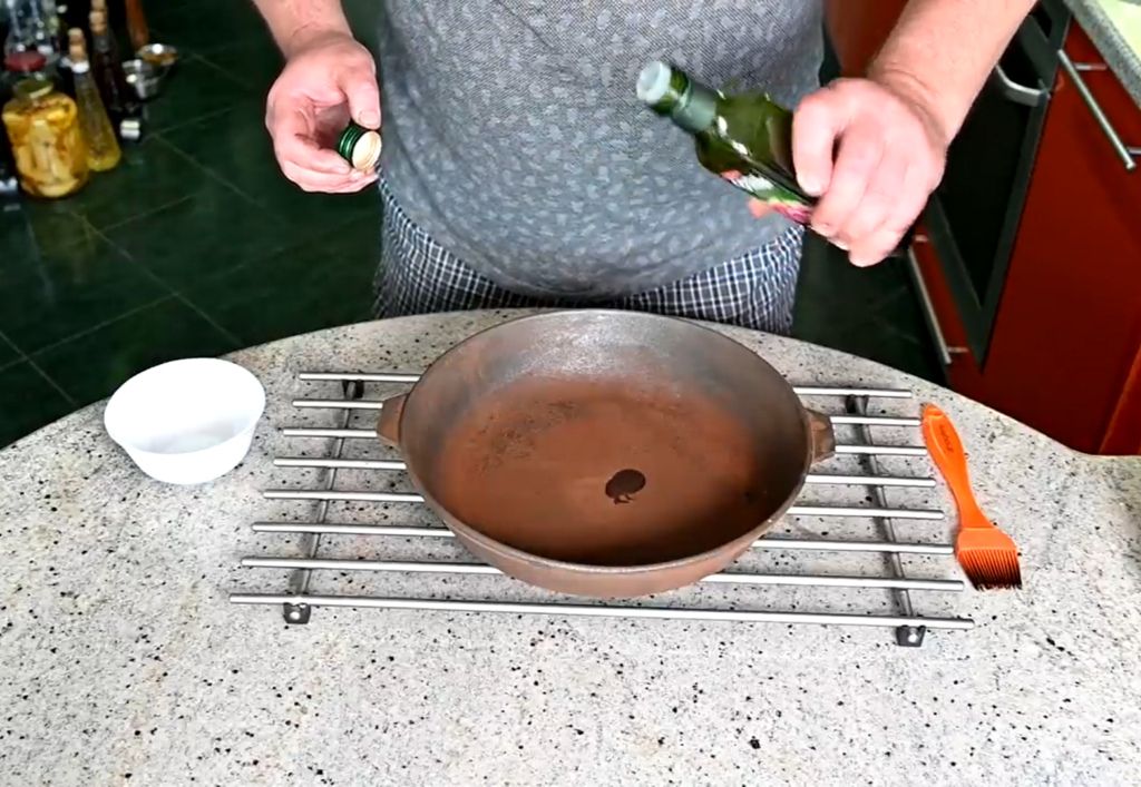 Старую, ржавую чугунную сковороду - восстановить!