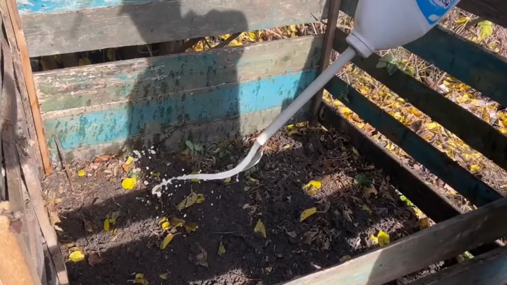 Картон на грядках - настоящий тренд!