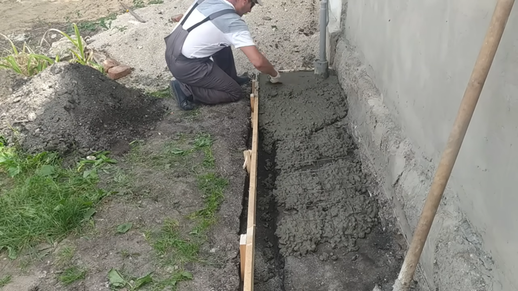 Правильная бетонная отмостка своими руками