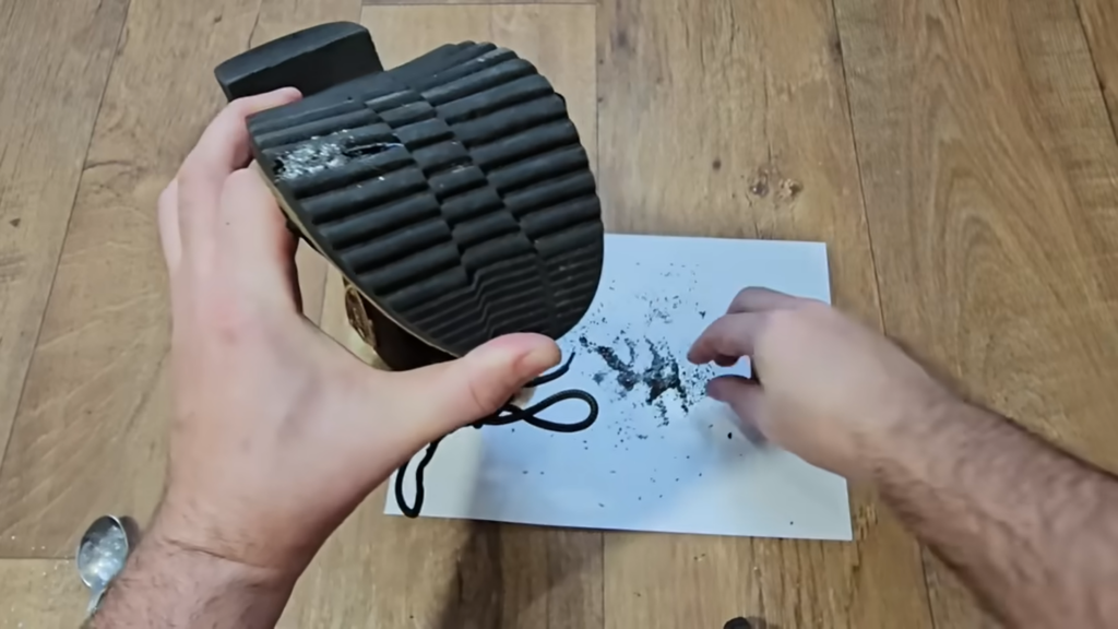 Простой секрет ремонта треснувшей подошвы