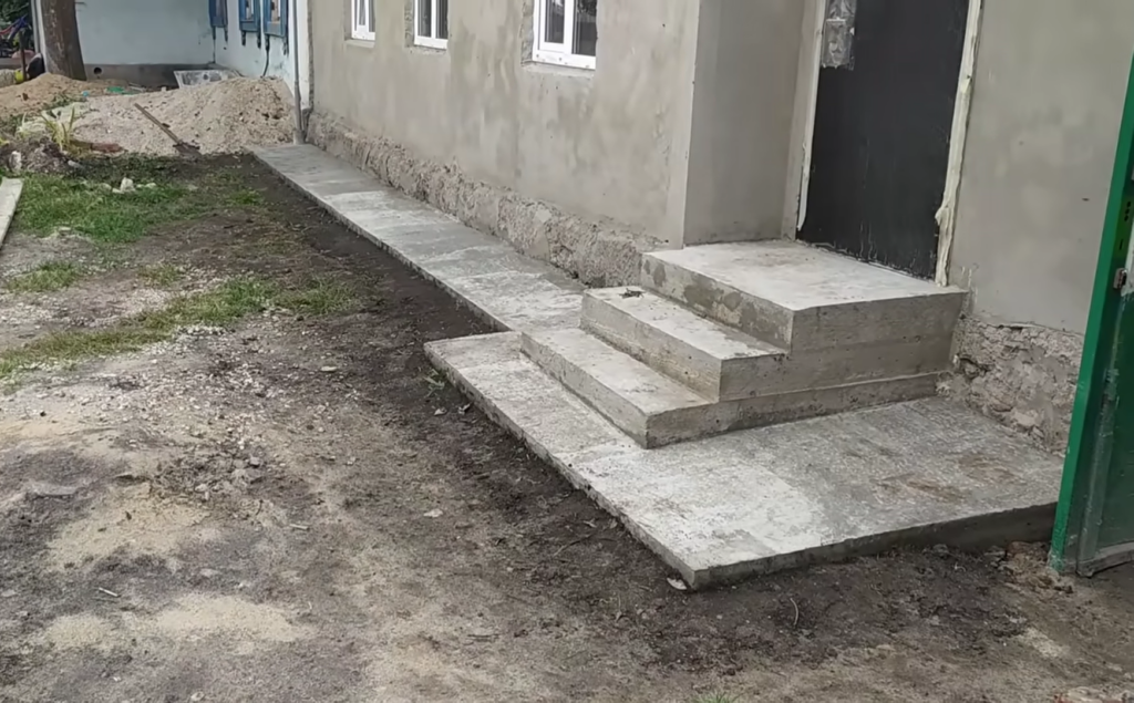 Правильная бетонная отмостка своими руками Правильная бетонная отмостка своими руками