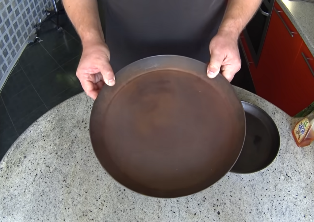 Старую, ржавую чугунную сковороду - восстановить!