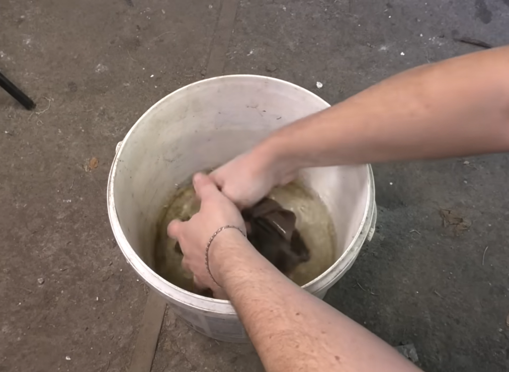 Крыша: три способа починить шифер. Дёшево и надёжно!