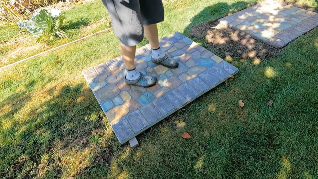 Садовая дорожка своими руками: прочная, красивая