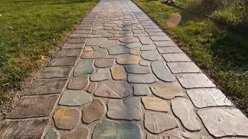 Садовая дорожка своими руками: прочная, красивая