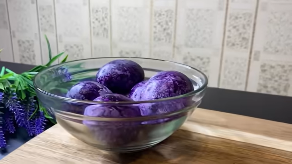 Яйца на Пасху самые красивые! Невероятной красоты - натуральным красителем!