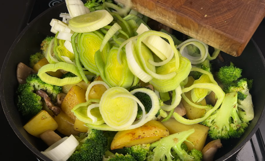 Брокколи с овощами и грибами - полезный рецепт Вашему организму