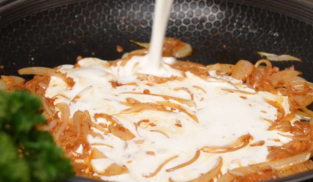 Сливочная паста с креветками и беконом