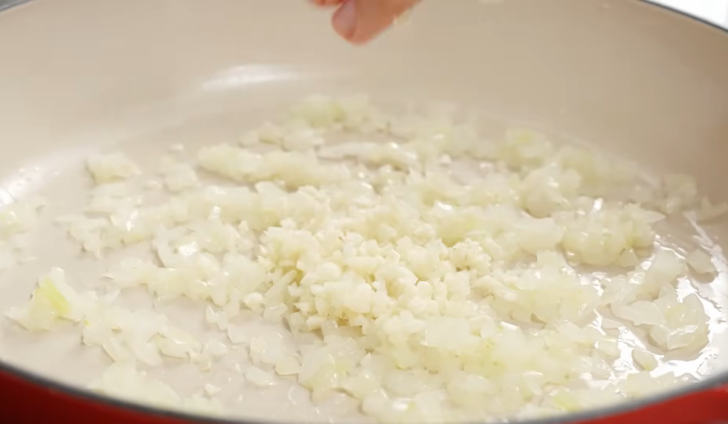 Баклажан, запеченный с рикоттой, шпинатом и помидорами