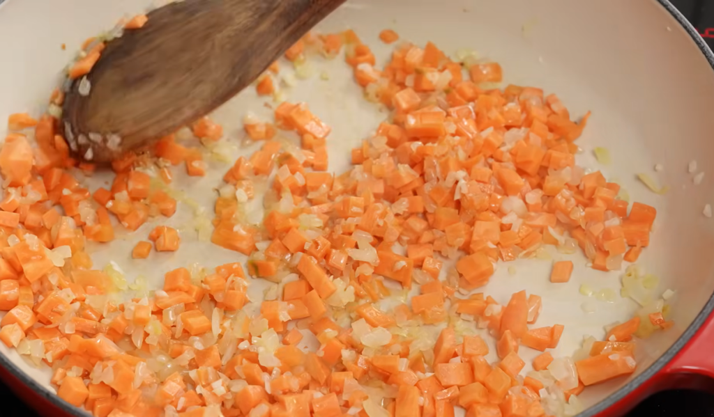 Баклажан, запеченный с рикоттой, шпинатом и помидорами