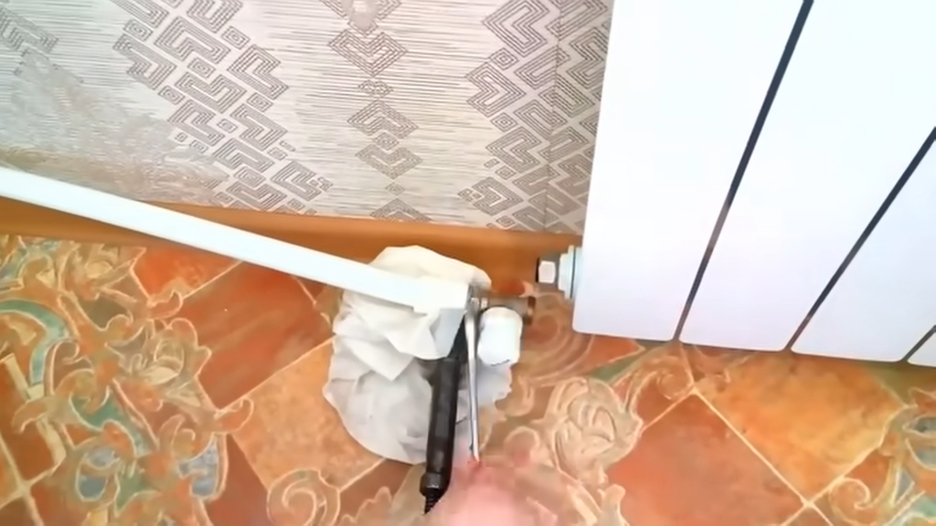 Радиатор наполовину холодный. Причина и как решить? Радиатор наполовину холодный. Причина и как решить?