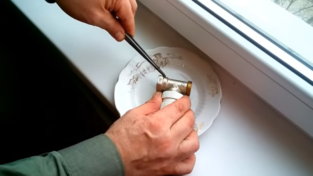 Радиатор наполовину холодный. Причина и как решить? Радиатор наполовину холодный. Причина и как решить?