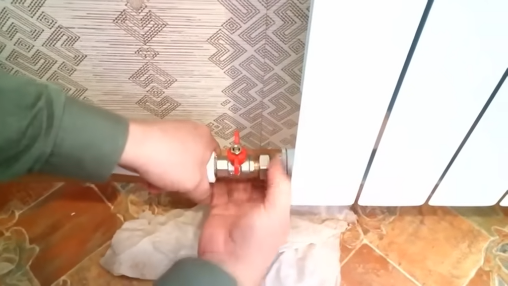 Радиатор наполовину холодный. Причина и как решить? Радиатор наполовину холодный. Причина и как решить?