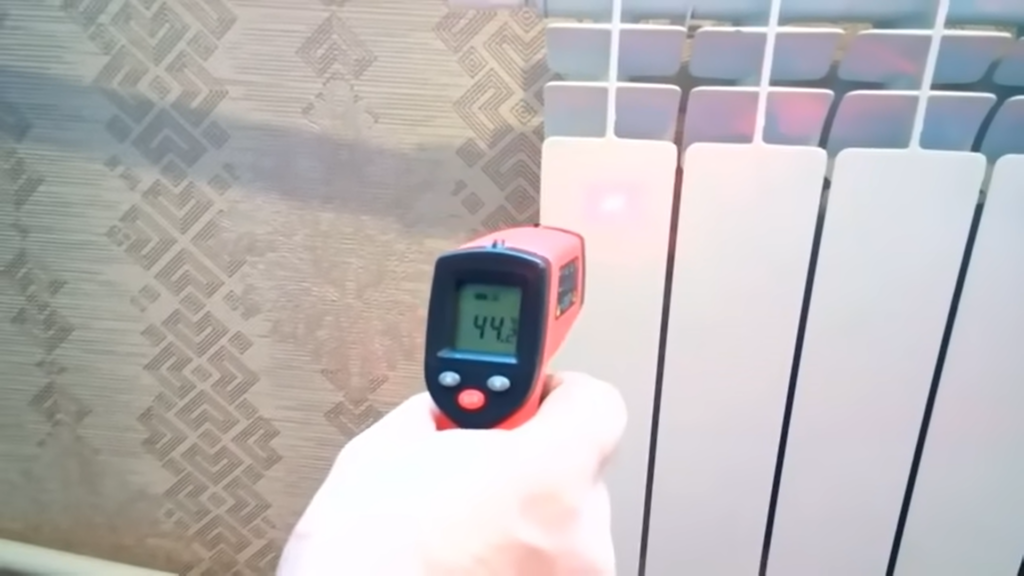 Радиатор наполовину холодный. Причина и как решить? Радиатор наполовину холодный. Причина и как решить?